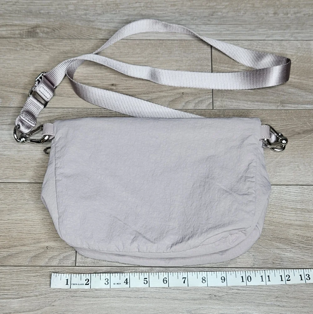 LULULEMON Cross-body Festival Bag OFFERS WELCOME! - Picture 4 of 6
